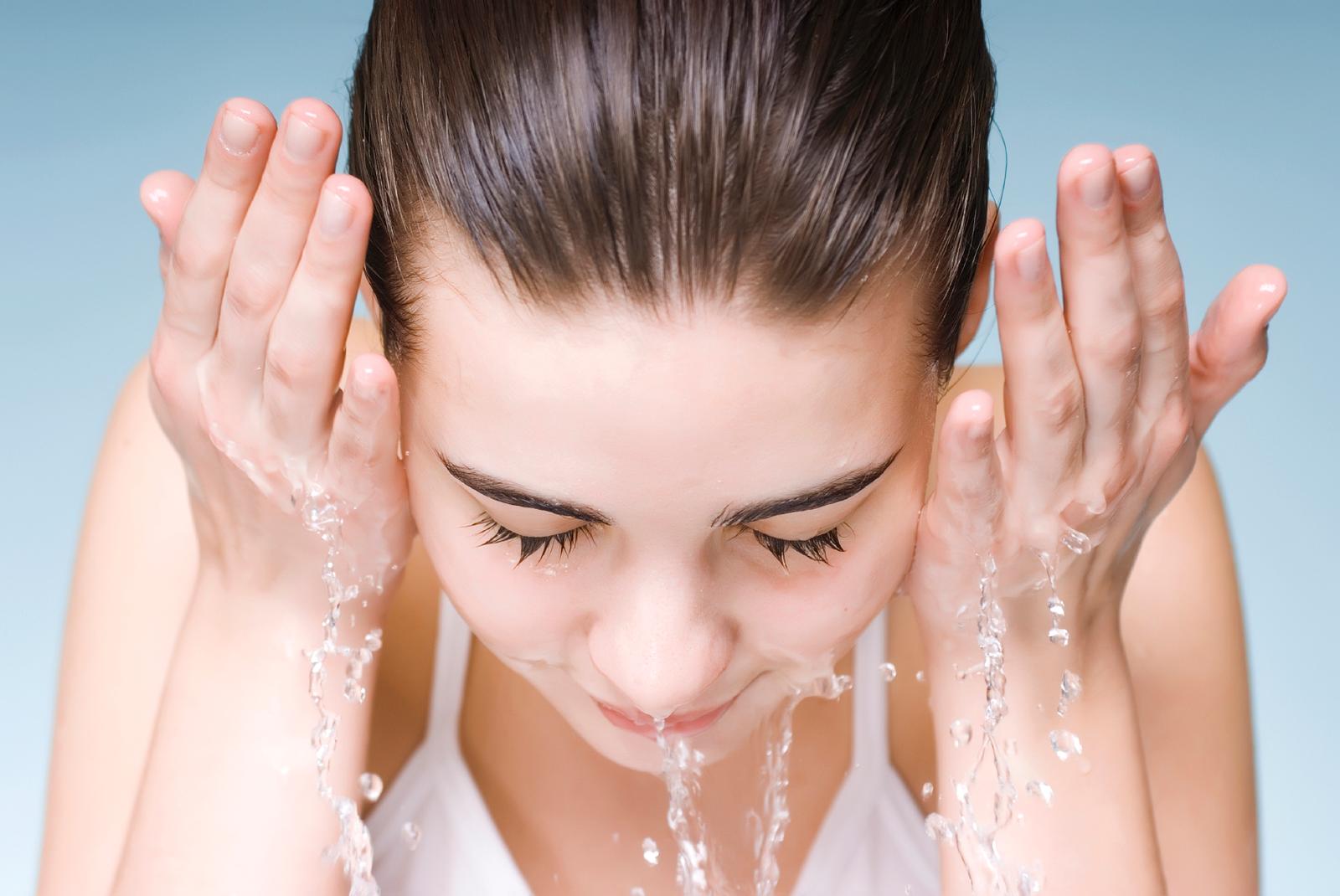 5 Common Mistakes Should Be Avoided While Washing Your Face Ethicare Remedies
